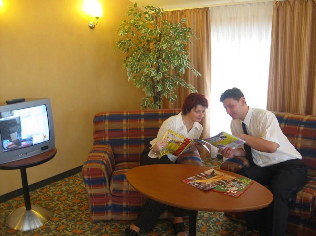 Vitalmed Hotel Sarvar Ngoại thất bức ảnh
